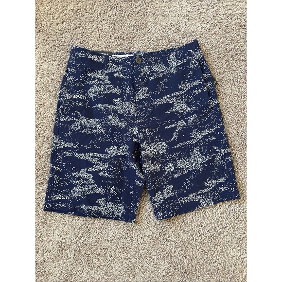 Under Armour UA Golf Shorts 9" Mens Size 30 AOP Printed 1377303 Black $70 New - Picture 1 of 5